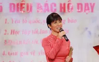 Hóa thân cô giáo, Hồng Nhung duyên dáng trên sân khấu "Giai điệu tự hào"