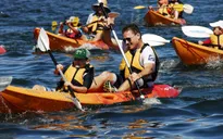 Trải nghiệm khó quên khi chèo thuyền kayak trên sông Hàn