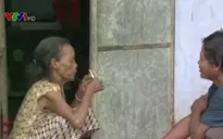 Xuất hiện những ngôi làng nghèo nghi ngút khói thuốc