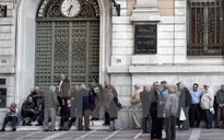 ECB nâng mức hỗ trợ khẩn cấp cho Hy Lạp thêm 2,3 tỉ Euro