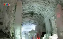 Khám phá quán bar bằng băng độc đáo dưới lòng đất