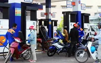 Giá dầu giảm, giá xăng giữ nguyên