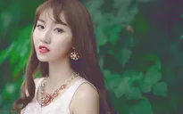 Á hậu Ngô Trà My mơ màng trong sắc thu Hà Nội