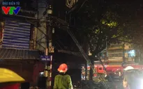 Chiến sĩ cứu hỏa dũng cảm vật lộn hàng giờ với ngọn lửa để khống chế đám cháy