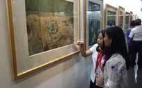 Khai mạc triển lãm tranh “Trái đất trong tay em”