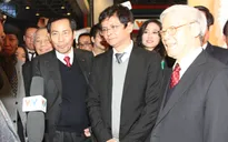 Tổng Bí Thư tham quan gian hàng của VTV tại Hội Báo xuân toàn quốc Ất Mùi