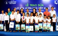 Vinamilk tặng 500 thùng sữa cho trẻ em Quảng Ninh
