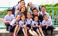 Minh Hằng - Phan Hiển diễn cảm xúc cùng học trò trong MV "Đứa bé"