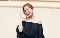 Hoàng Thùy Linh khoe vai trần quyến rũ trên phố