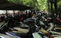 Bệnh viện Nhi Trung ương xử lý đơn vị trông xe thu quá quy định