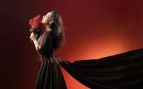 Phi Nhung: “Tôi không thích được gọi là con lai”