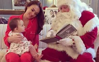 “Sao” nhí nhảnh bên Ông già Noel