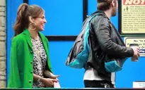 Ryan Gosling và Eva Mendes lần đầu đưa con gái đi chơi