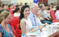 Hoa hậu Ngọc Hân rạng rỡ đi trao giải cuộc thi dành cho bạn trẻ