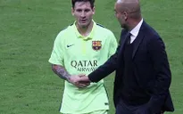 Pep Guardiola tình cảm với Messi trong giờ nghỉ
