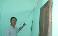 Dân cản trở thi công QL1, đòi tiền bồi thường nứt nhà