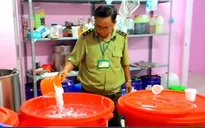 Kiểm tra xưởng sản xuất mỹ phẩm Jenny có dấu hiệu làm hàng giả