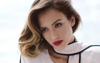 Jessica Alba tự nhận không thông minh