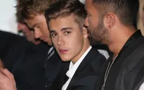 Justin Bieber bỏ Oscar để đi “cưa” gái