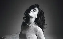 Katy Perry vẫn bị tình yêu lôi cuốn