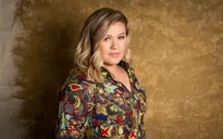 Kelly Clarkson không thích khoe khoang giải thưởng âm nhạc