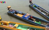 Bắt giữ nhiều đối tượng kích điện tận diệt cá trên sông Sài Gòn