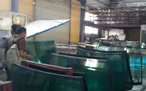 Tràn lan kính chắn gió ô tô giả tại TP.HCM