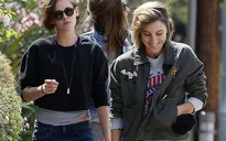 Mẹ của Kristen Stewart khẳng định tình yêu đồng giới của con gái