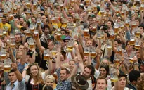 Hàng triệu du khách tham dự lễ hội bia Oktoberfest lần thứ 182 ở Đức