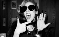 Lady Gaga bật khóc khi được cầu hôn