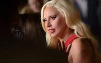 Lady Gaga khiến chồng chưa cưới “nóng mắt” vì cảnh nóng