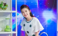Á hậu Huyền My "xin việc" tại nhà hàng Bữa trưa vui vẻ