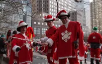 Nhộn nhịp lễ hội hóa trang Giáng Sinh thường niên tại New York
