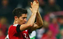 HLV Guardiola "choáng toàn tập" với kỷ lục của Lewandowski