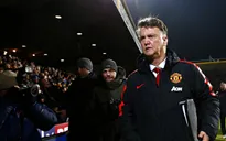 Man Utd dưới thời Van Gaal: Con tắc kè màu đỏ