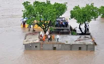 Mưa lớn gây lụt lội tại Ấn Độ