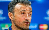 Thắng nhọc Leverkusen, HLV Barcelona chỉ trích người hâm mộ "thiếu lửa"