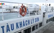 Tàu không ra được đảo Lý Sơn do thời tiết xấu