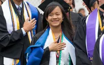 Nữ sinh gốc Việt 17 tuổi giành suất vào Harvard