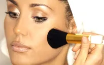 5 mẹo make-up ngụy trang dấu hiệu lão hóa