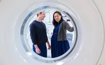 Lá thư xúc động của ông chủ Facebook dành cho con gái mới sinh