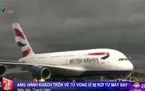 Hành khách trốn vé, rơi từ máy bay xuống nóc nhà tử vong