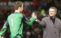 Mourinho cay đắng thừa nhận bất lực nhìn Petr Cech ra đi
