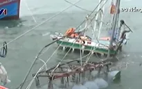 Mưa bão gây chìm tàu, ngập lụt tại các tỉnh miền Trung