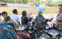 Người dân Hà Nội gồng mình trong đợt nắng nóng cao điểm