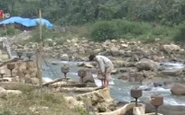 Sử dụng sức nước tạo ra điện ở miền núi