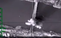 Nga đánh sập cầu Euphrates, chặt đứt đường tiếp tế của IS ở Syria