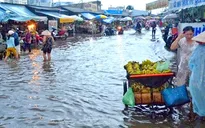 Mưa lớn gây ngập nặng nhiều khu dân cư tại TP.HCM