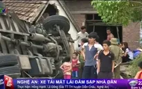 Nghệ An: Xe tải mất lái, đâm sập nhà dân