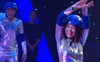 Người đi xuyên tường: Hoài Linh ngợi khen Băng Di tạo dáng chuẩn